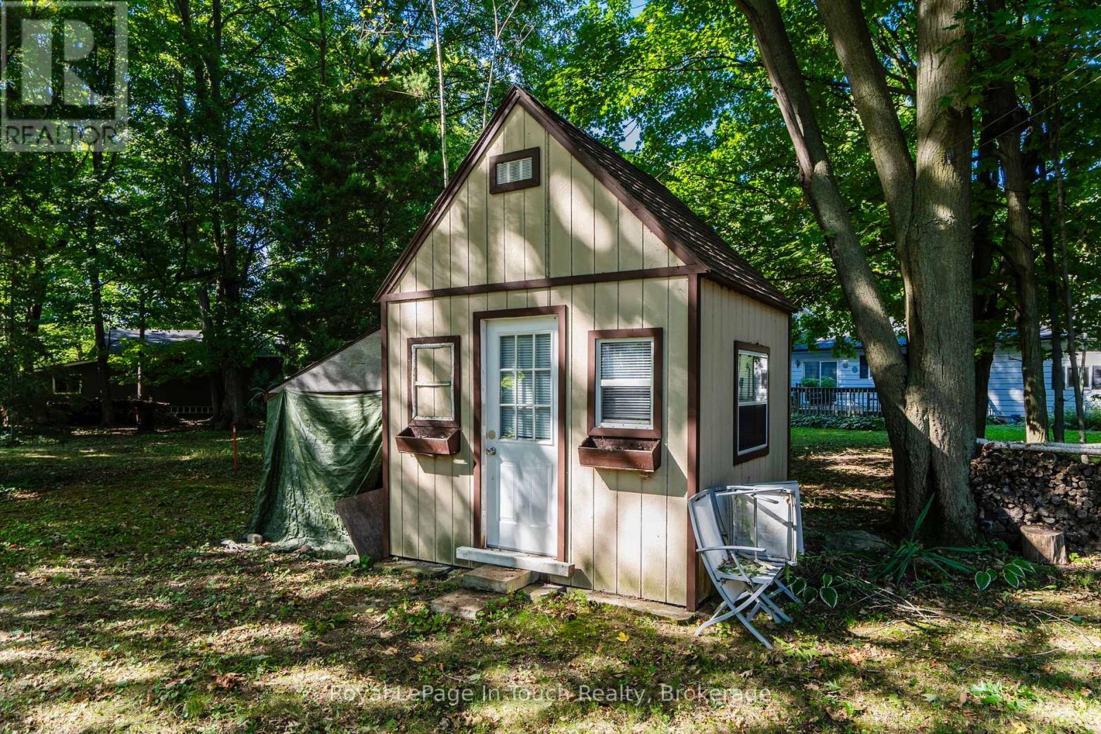 












35 DORCAS AVENUE

,
Tiny (Wyevale),




Ontario
L0L2T0

