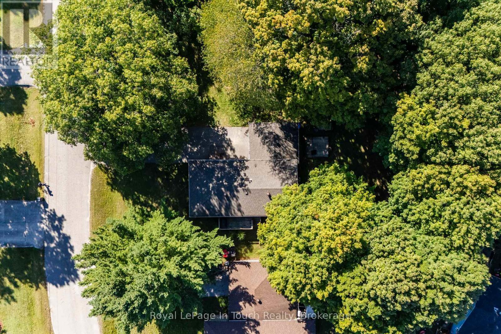 












35 DORCAS AVENUE

,
Tiny (Wyevale),




Ontario
L0L2T0

