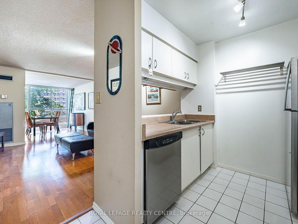









20


Southport

Street, 402,
Toronto,




ON
M6S 4Y8

