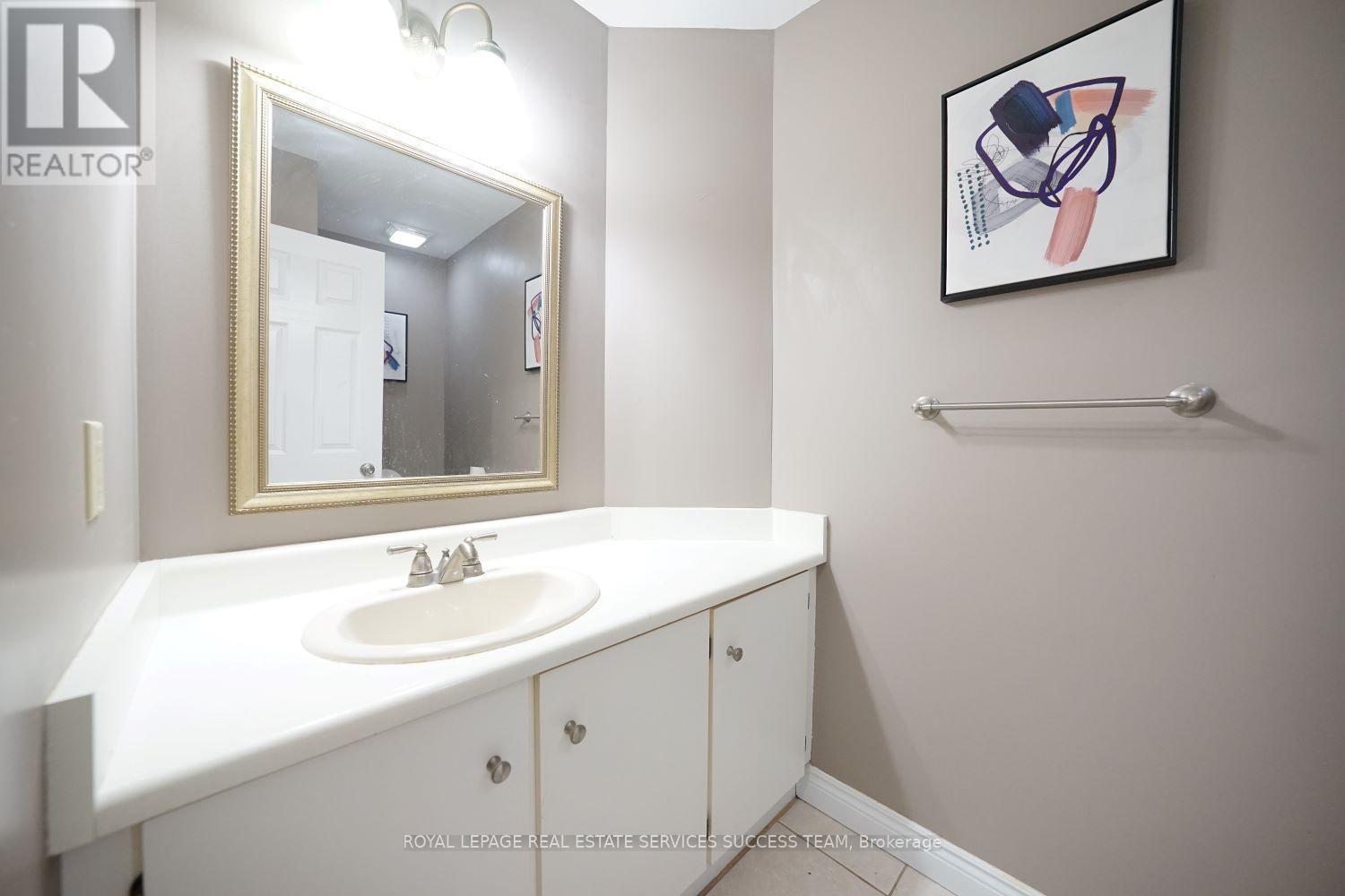 












1110 EDGEHILL PLACE

,
Oakville,




Ontario
L6M2E6

