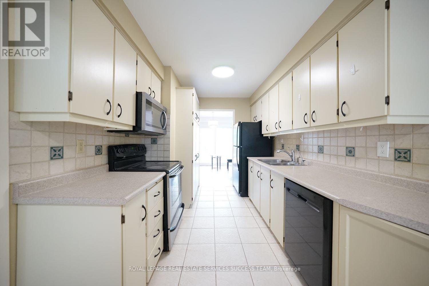 












1110 EDGEHILL PLACE

,
Oakville,




Ontario
L6M2E6

