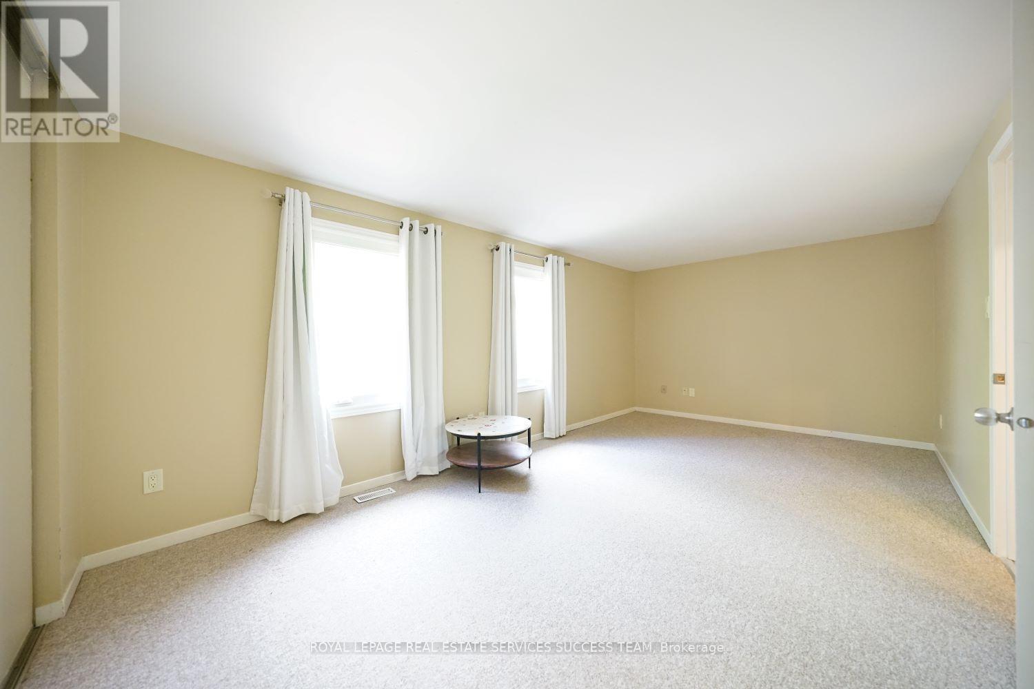












1110 EDGEHILL PLACE

,
Oakville,




Ontario
L6M2E6

