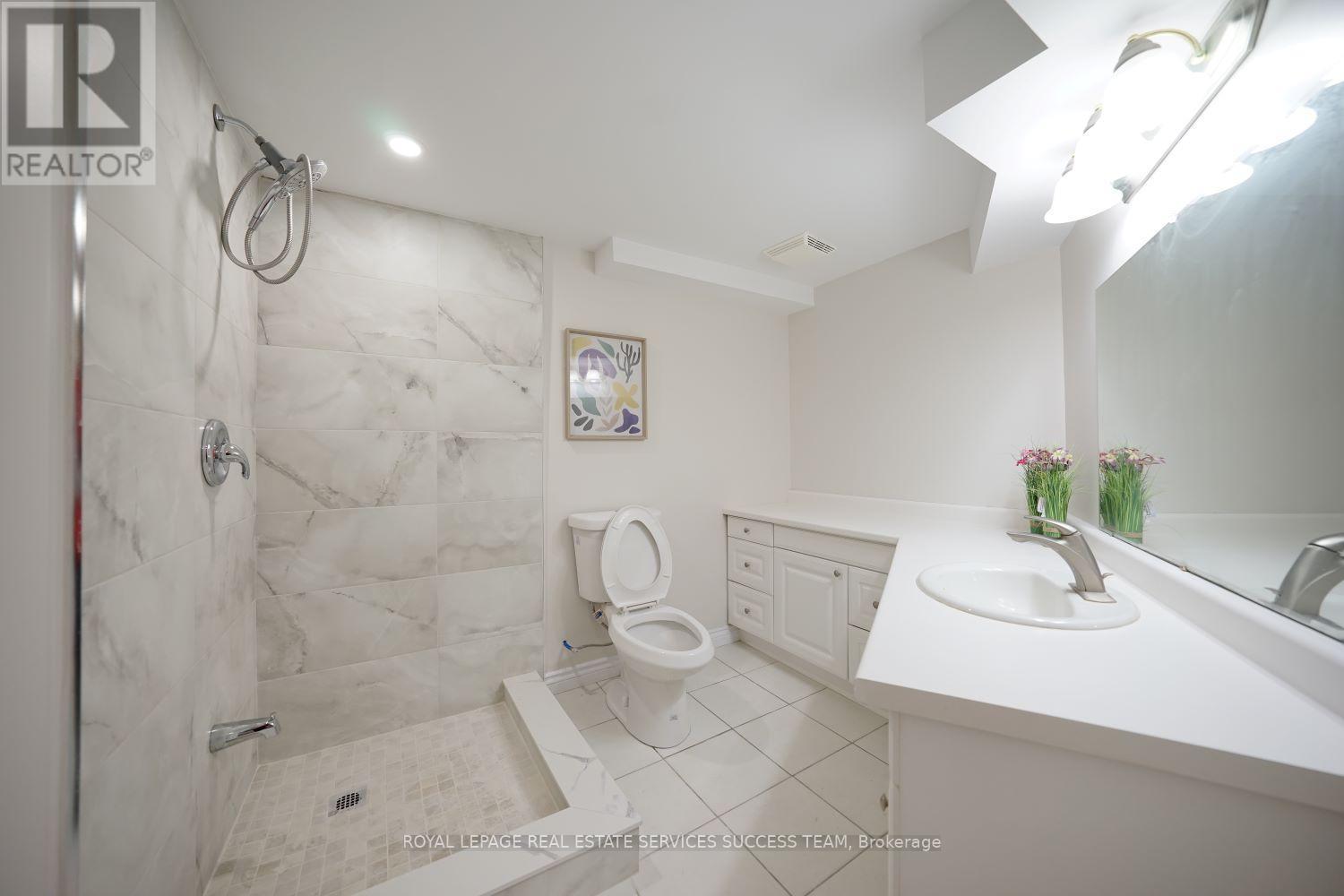 












1110 EDGEHILL PLACE

,
Oakville,




Ontario
L6M2E6

