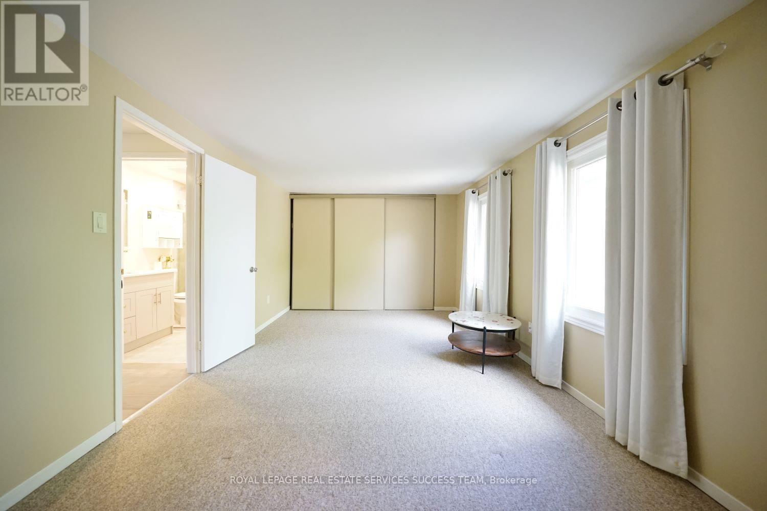 












1110 EDGEHILL PLACE

,
Oakville,




Ontario
L6M2E6

