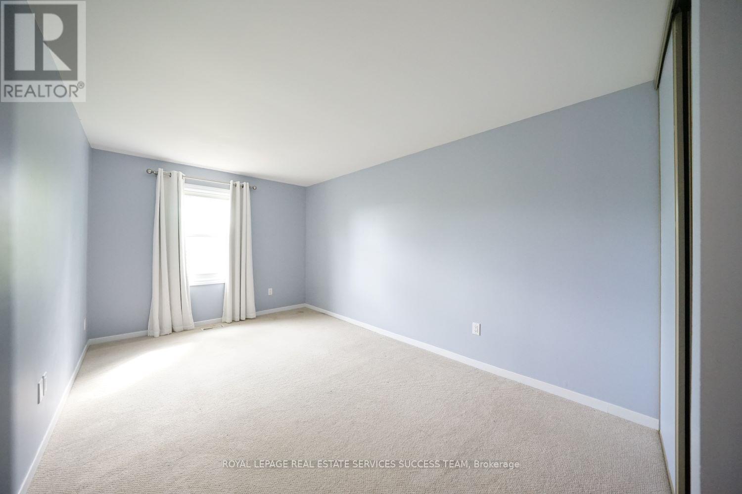 












1110 EDGEHILL PLACE

,
Oakville,




Ontario
L6M2E6

