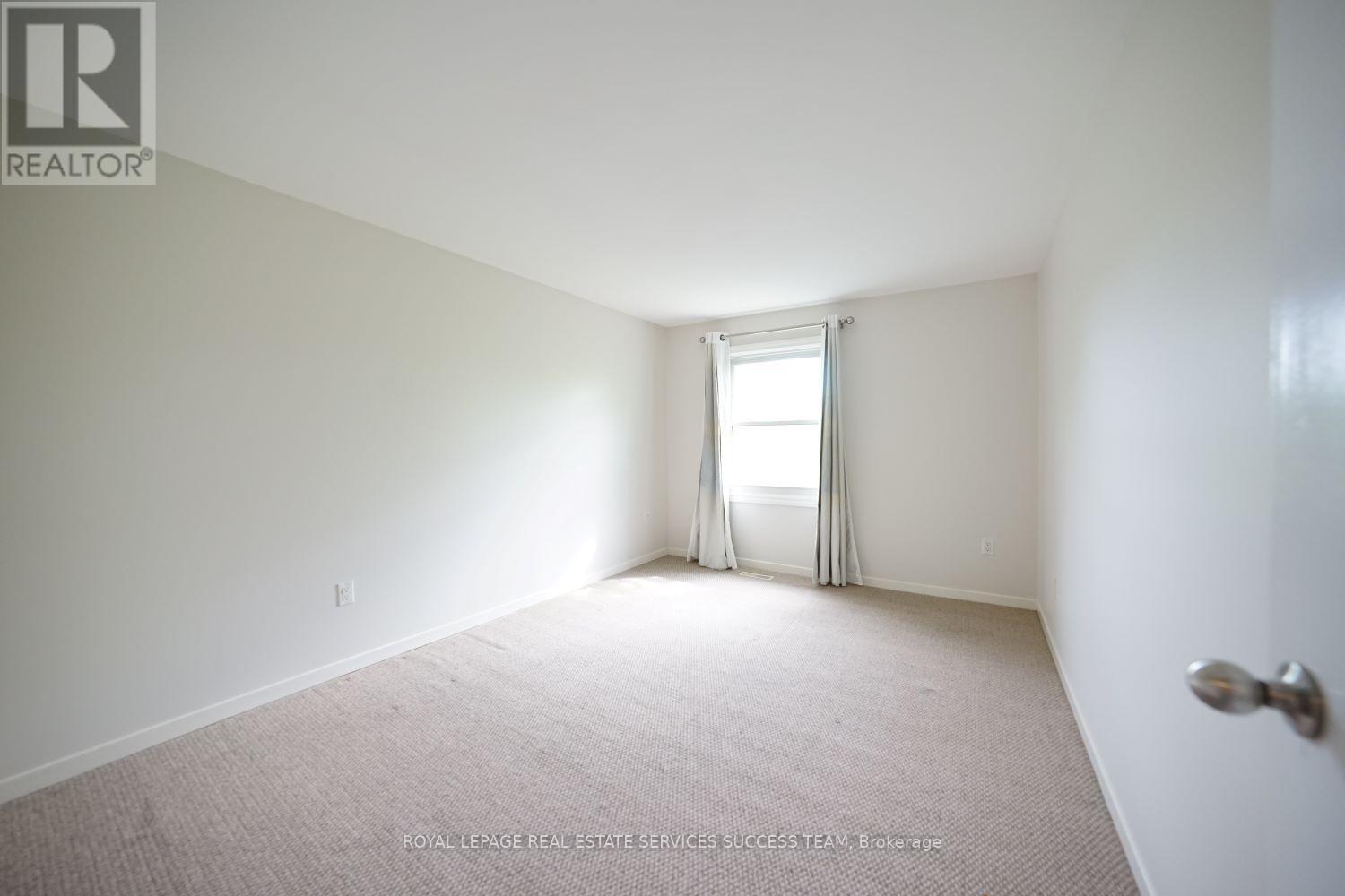 












1110 EDGEHILL PLACE

,
Oakville,




Ontario
L6M2E6

