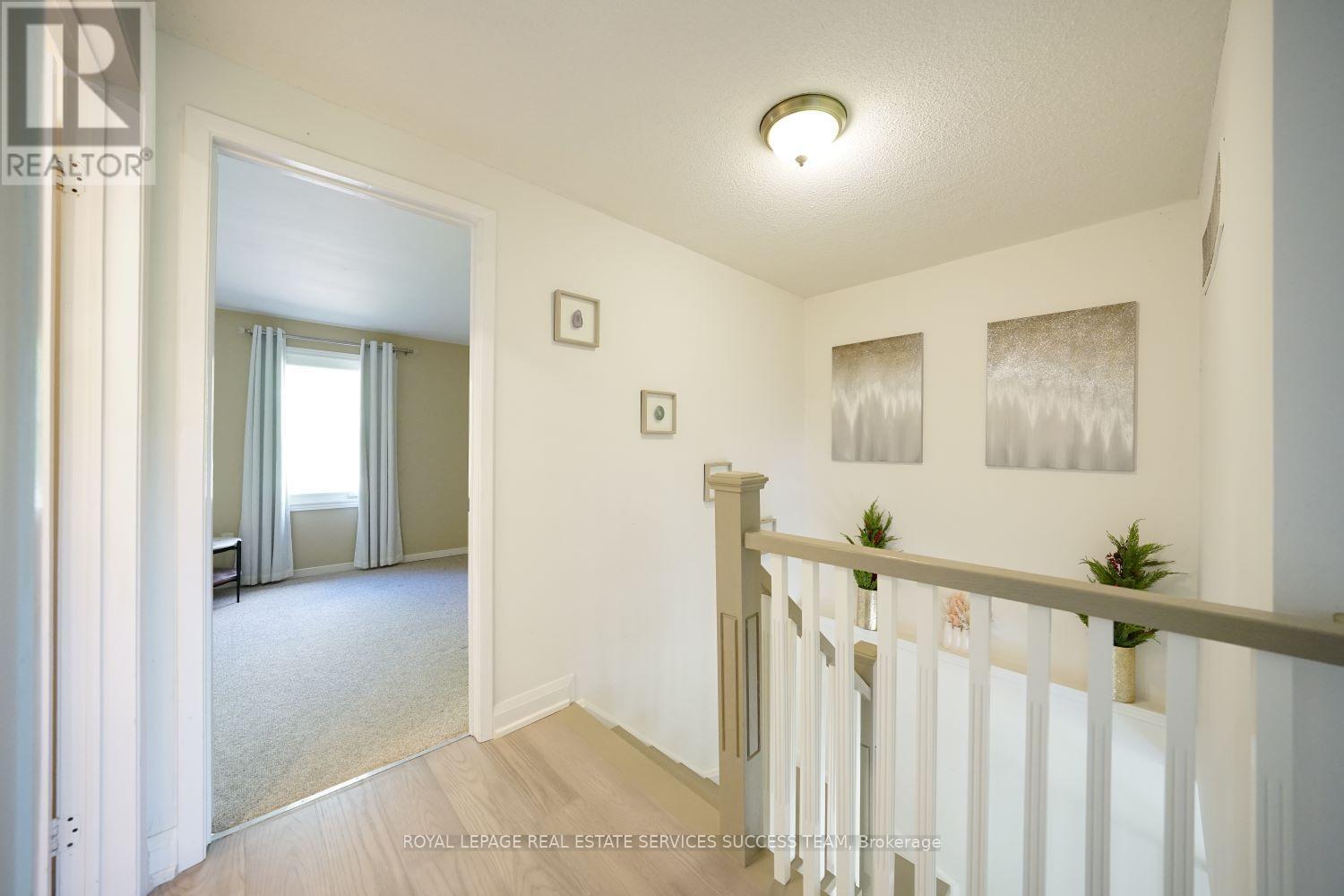 












1110 EDGEHILL PLACE

,
Oakville,




Ontario
L6M2E6

