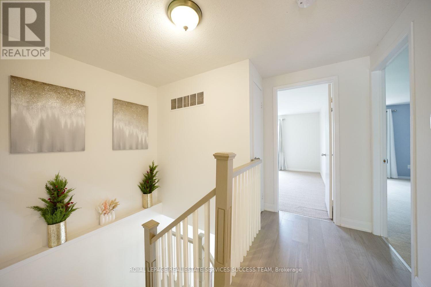 












1110 EDGEHILL PLACE

,
Oakville,




Ontario
L6M2E6

