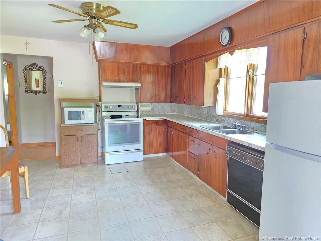 









90


Kentlodge

,
Beresford,




NB
E8K 1B1

