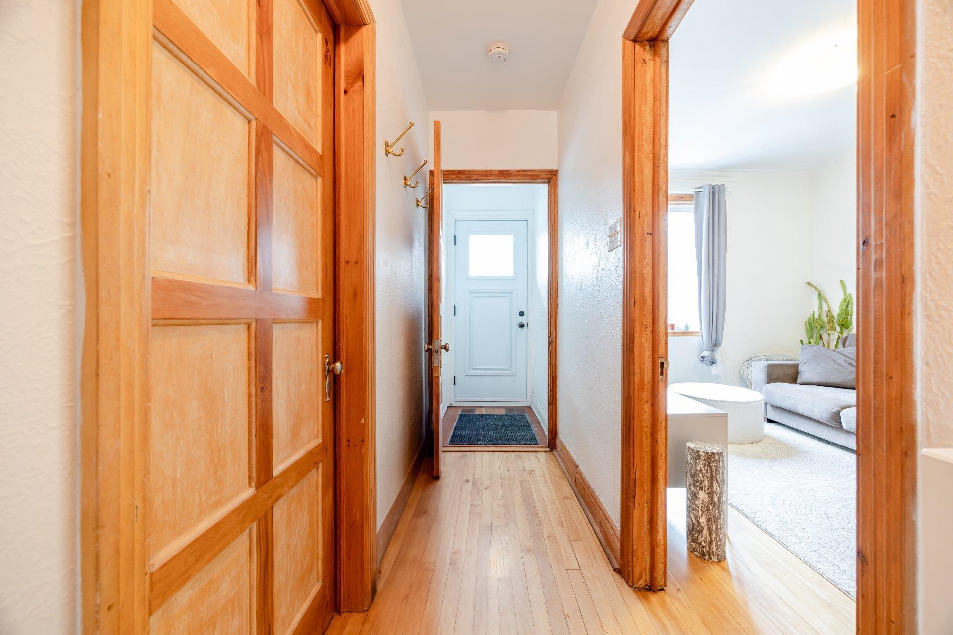 









7228


Rue Chambord

,
Montréal (Villeray/Saint-Michel/Parc-Extension),




QC
H2E1W6

