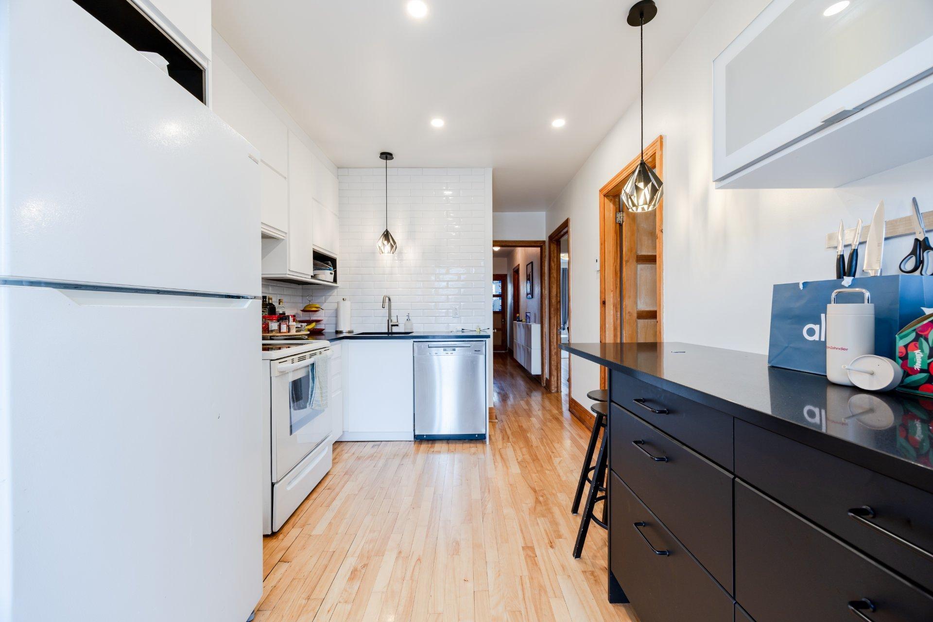 









7228


Rue Chambord

,
Montréal (Villeray/Saint-Michel/Parc-Extension),




QC
H2E1W6

