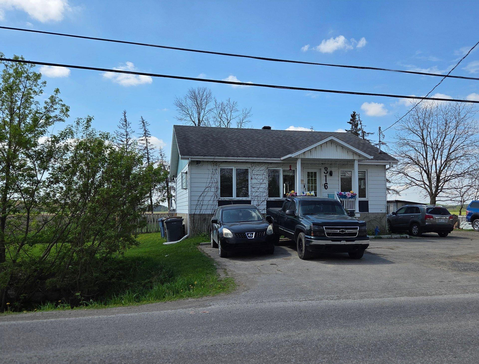 









316


Rg Montcalm

,
Saint-Esprit,




QC
J0K2L0

