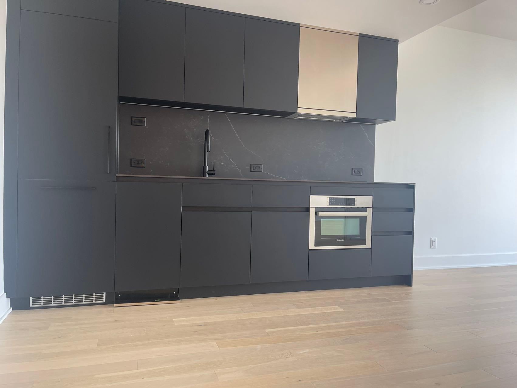 









720


Rue St-Jacques

, 3503,
Montréal (Ville-Marie),




QC
H3C1E9

