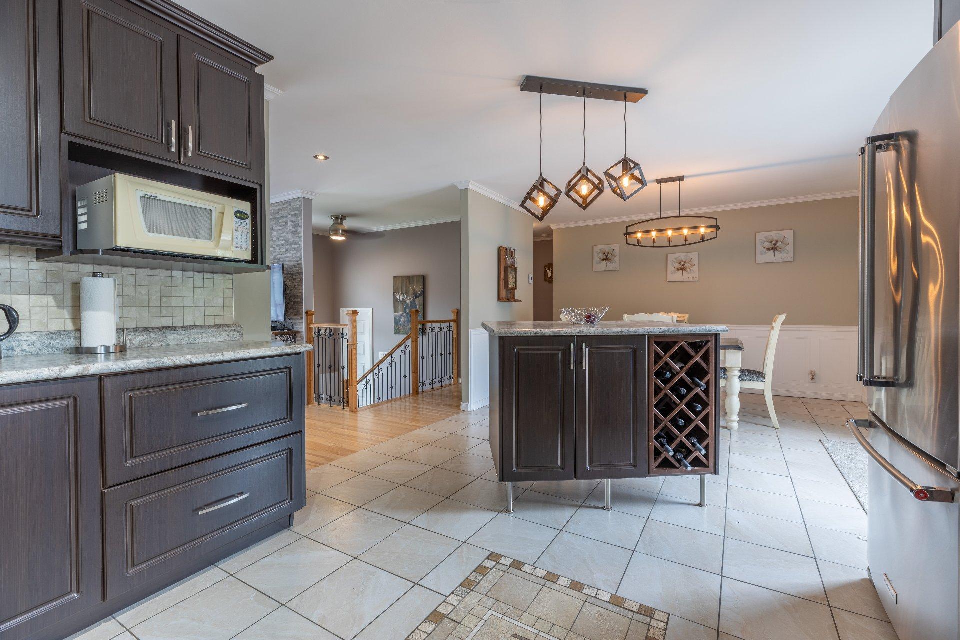 









801


Rue Laforest

,
Saint-Michel-des-Saints,




QC
J0K3B0

