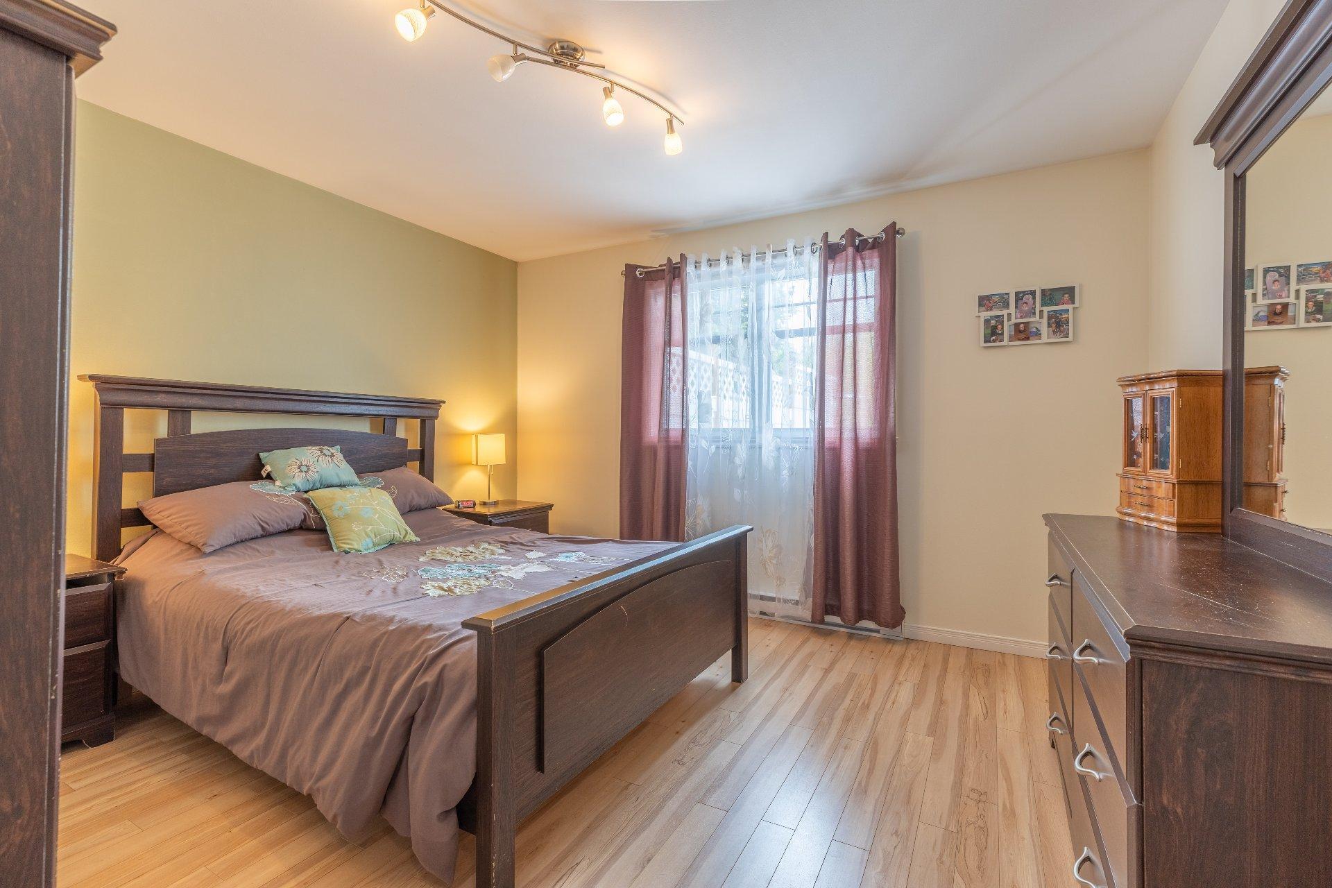 









801


Rue Laforest

,
Saint-Michel-des-Saints,




QC
J0K3B0

