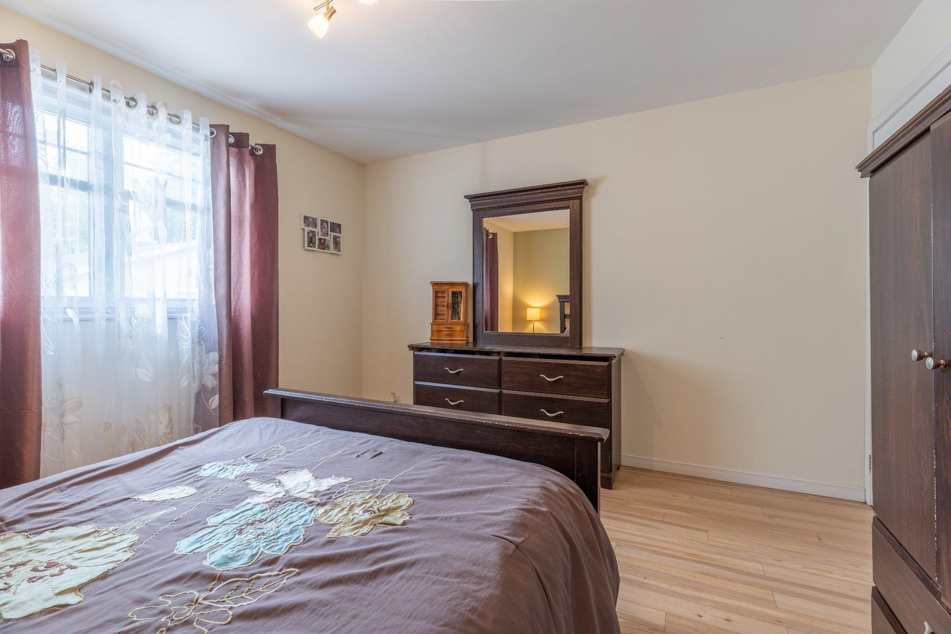 









801


Rue Laforest

,
Saint-Michel-des-Saints,




QC
J0K3B0

