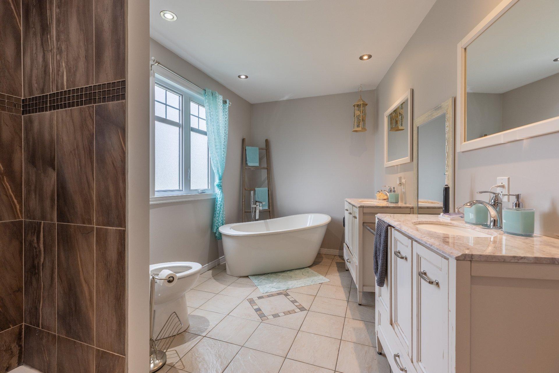 









801


Rue Laforest

,
Saint-Michel-des-Saints,




QC
J0K3B0

