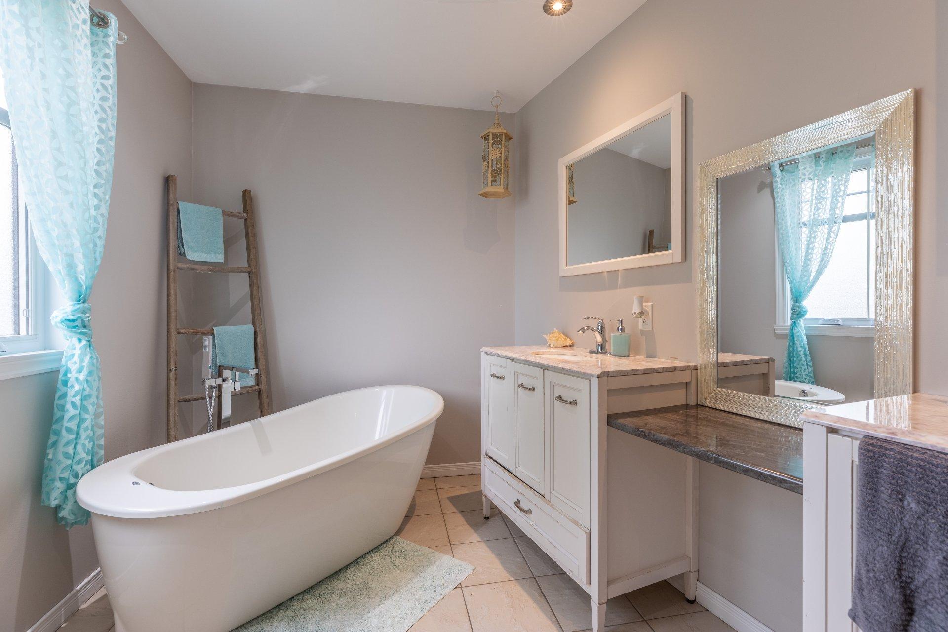 









801


Rue Laforest

,
Saint-Michel-des-Saints,




QC
J0K3B0

