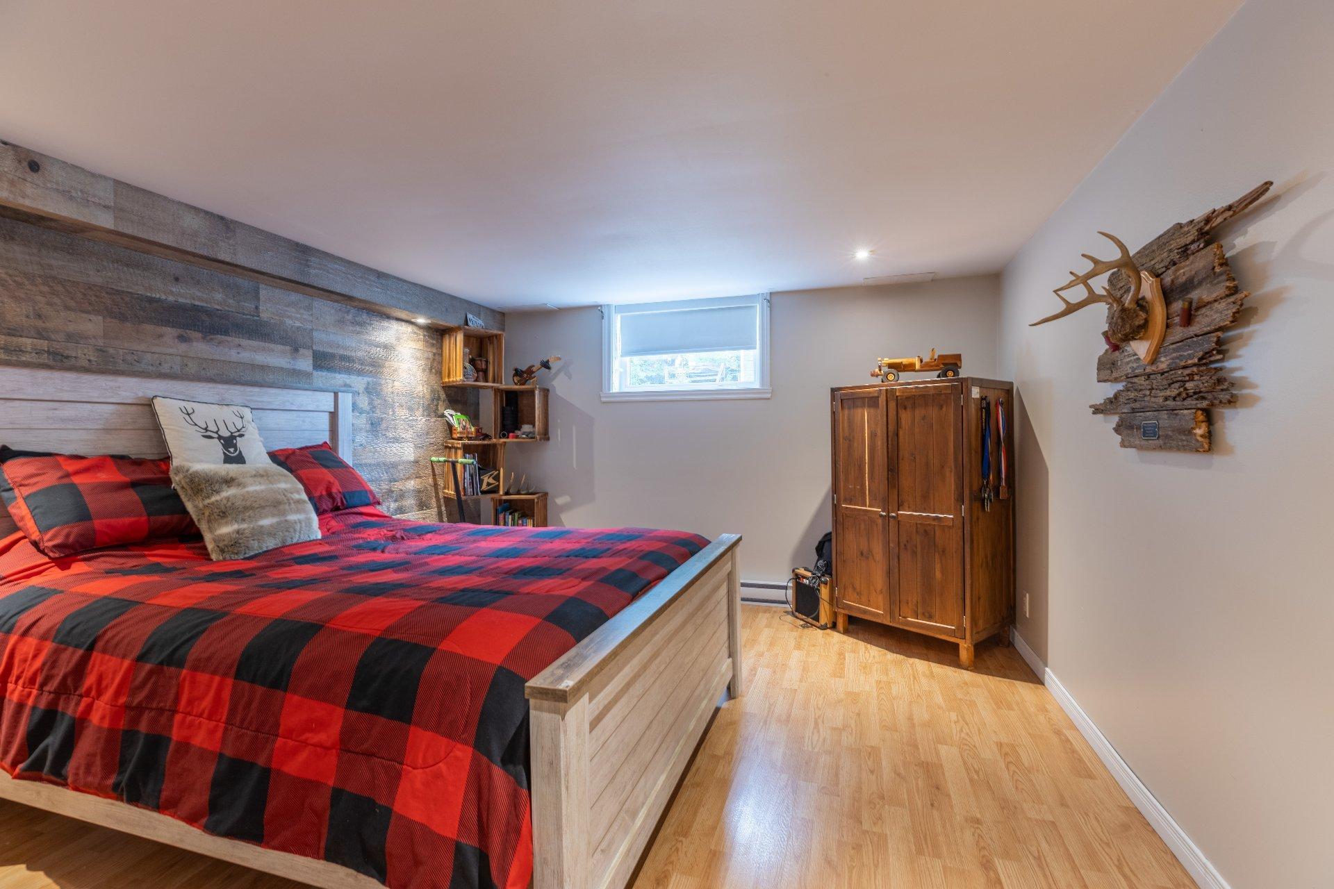 









801


Rue Laforest

,
Saint-Michel-des-Saints,




QC
J0K3B0

