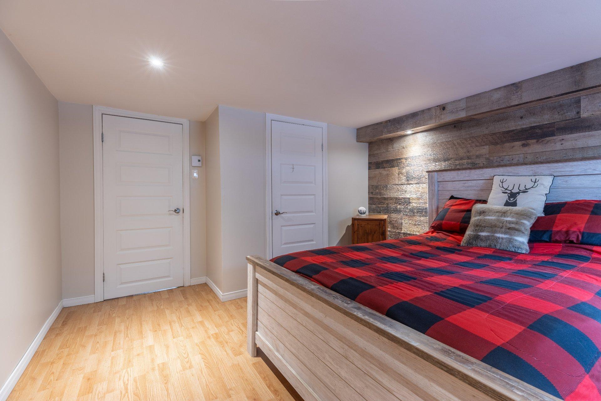 









801


Rue Laforest

,
Saint-Michel-des-Saints,




QC
J0K3B0

