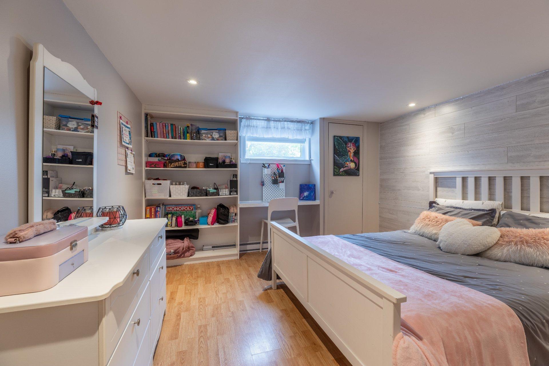 









801


Rue Laforest

,
Saint-Michel-des-Saints,




QC
J0K3B0

