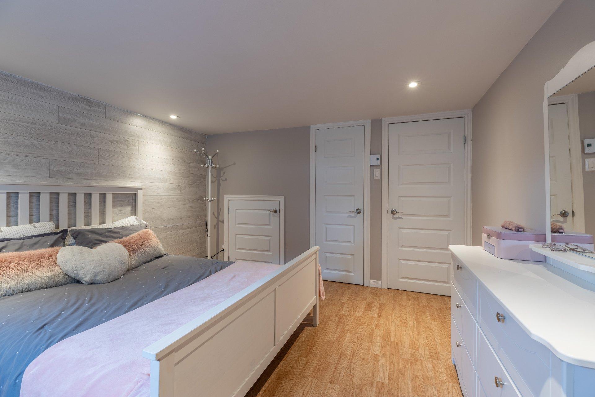 









801


Rue Laforest

,
Saint-Michel-des-Saints,




QC
J0K3B0

