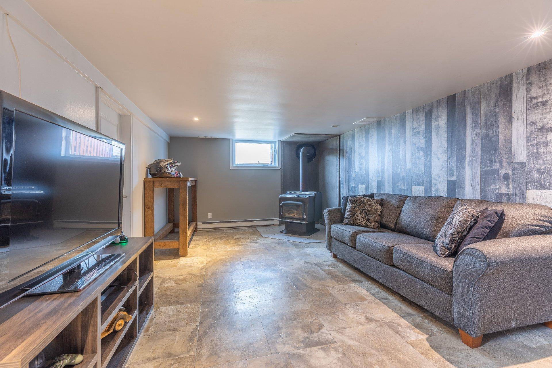 









801


Rue Laforest

,
Saint-Michel-des-Saints,




QC
J0K3B0

