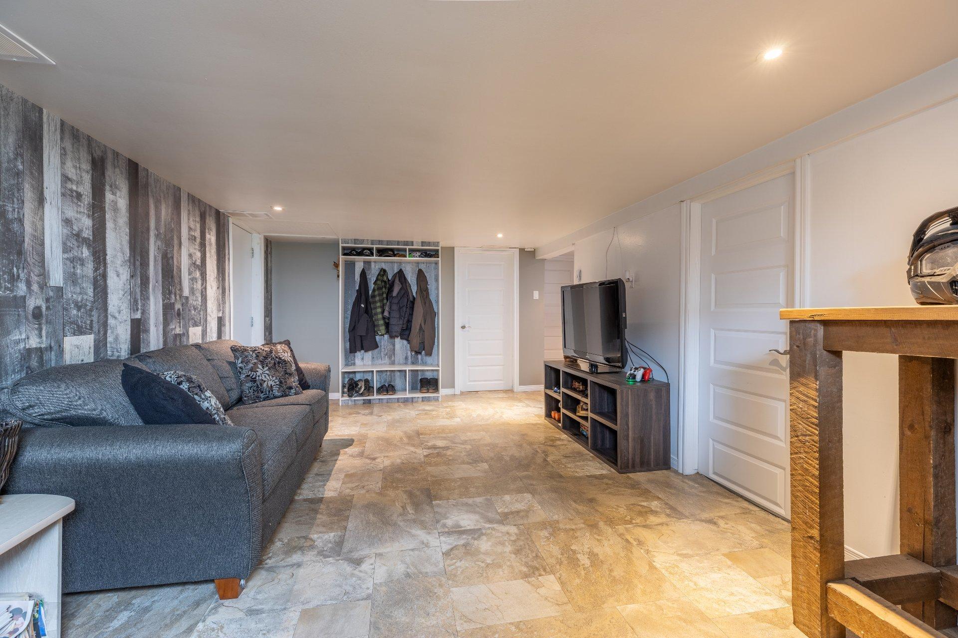 









801


Rue Laforest

,
Saint-Michel-des-Saints,




QC
J0K3B0

