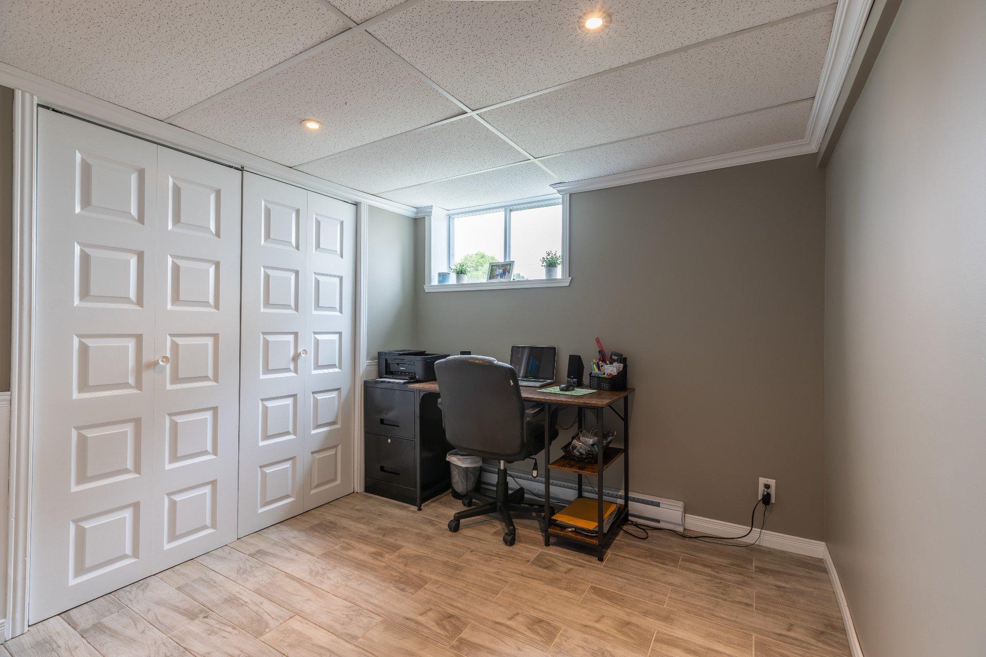 









801


Rue Laforest

,
Saint-Michel-des-Saints,




QC
J0K3B0

