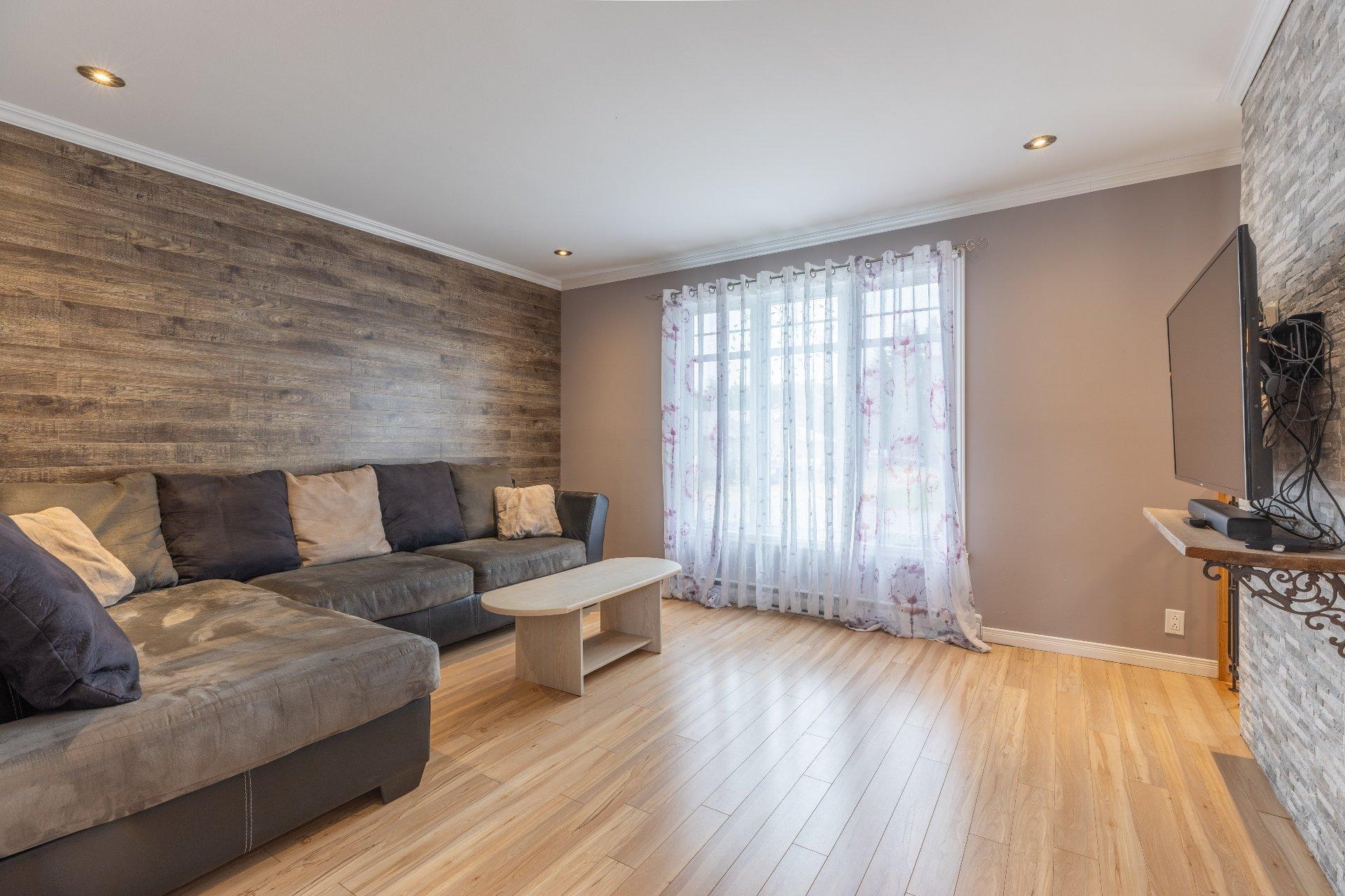 









801


Rue Laforest

,
Saint-Michel-des-Saints,




QC
J0K3B0

