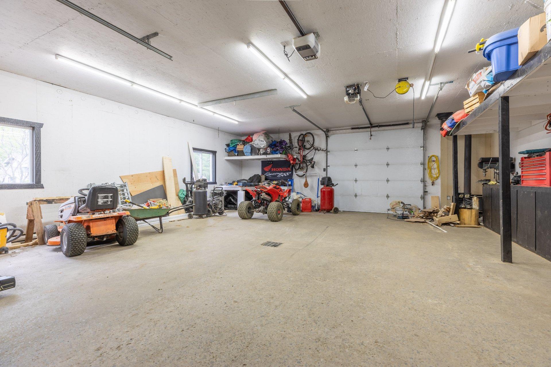 









801


Rue Laforest

,
Saint-Michel-des-Saints,




QC
J0K3B0

