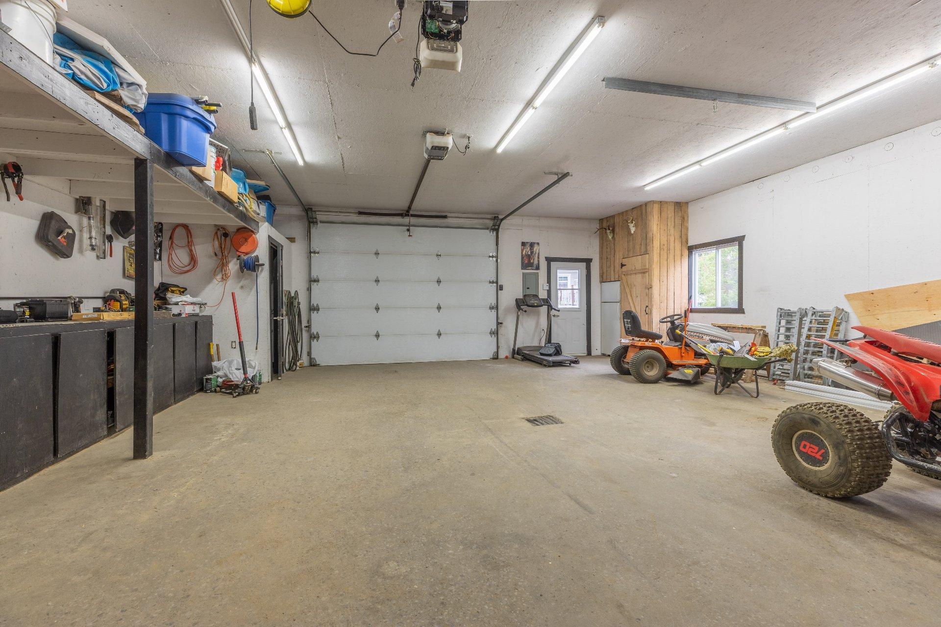 









801


Rue Laforest

,
Saint-Michel-des-Saints,




QC
J0K3B0

