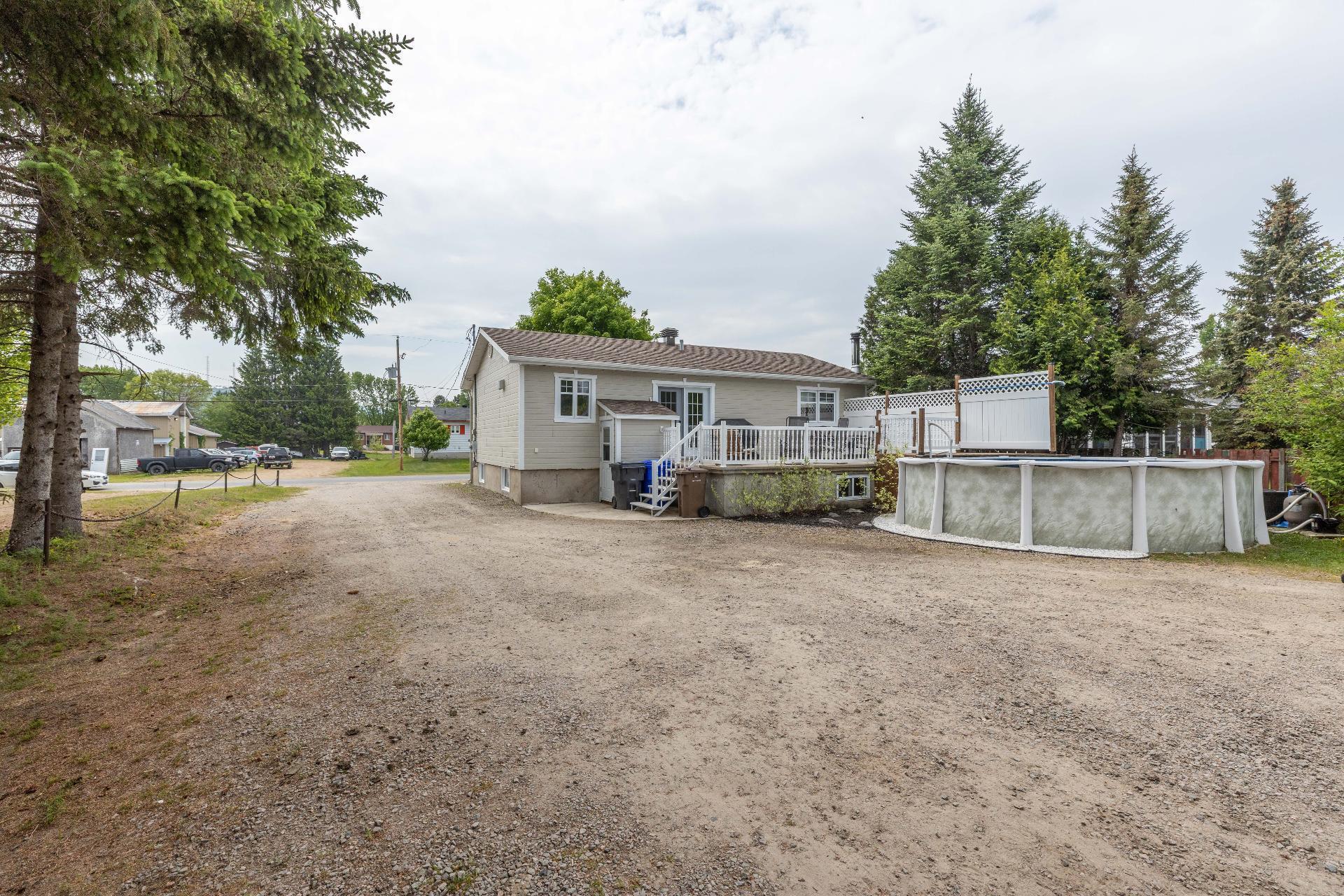 









801


Rue Laforest

,
Saint-Michel-des-Saints,




QC
J0K3B0

