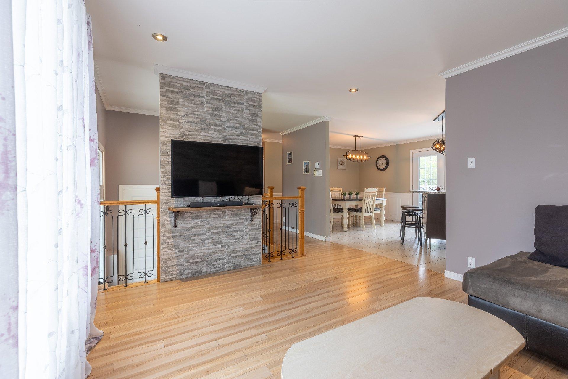 









801


Rue Laforest

,
Saint-Michel-des-Saints,




QC
J0K3B0

