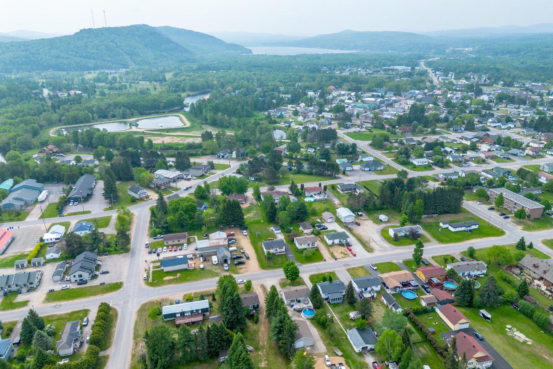 









801


Rue Laforest

,
Saint-Michel-des-Saints,




QC
J0K3B0

