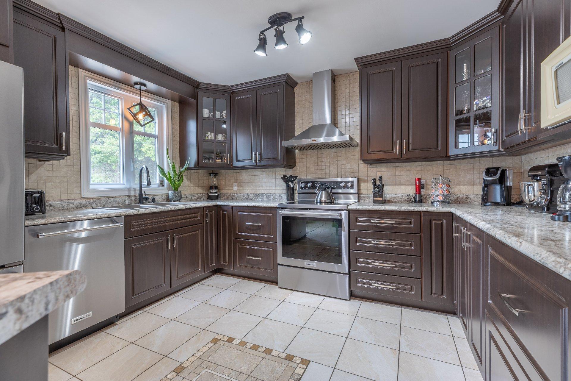 









801


Rue Laforest

,
Saint-Michel-des-Saints,




QC
J0K3B0

