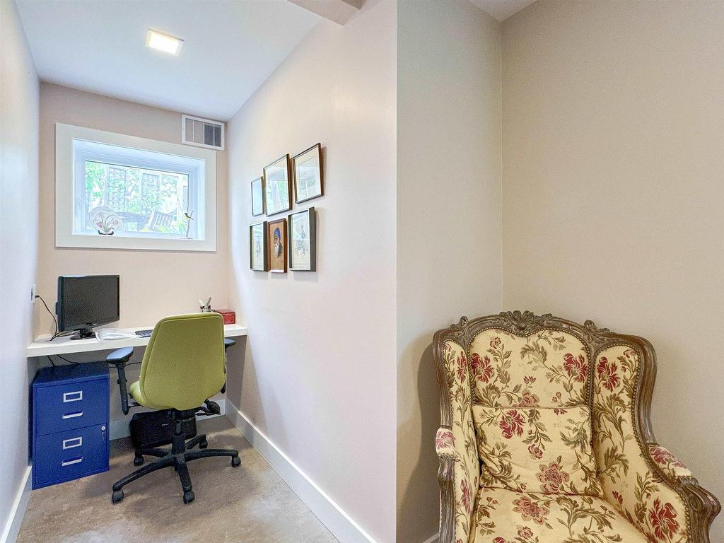 












403A Queen Street

,
Charlottetown,




PE
C1A 4E2

