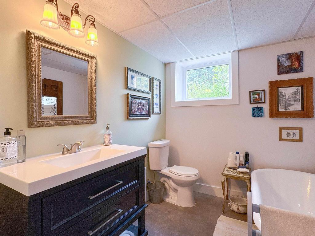 












403A Queen Street

,
Charlottetown,




PE
C1A 4E2

