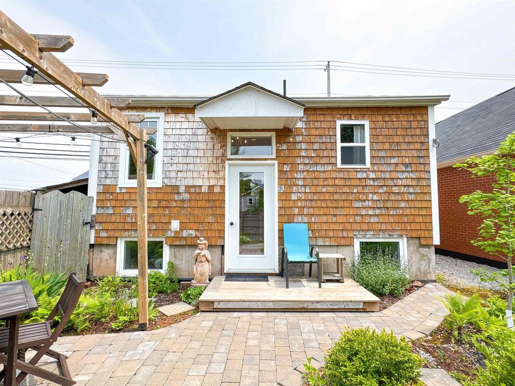 












403A Queen Street

,
Charlottetown,




PE
C1A 4E2

