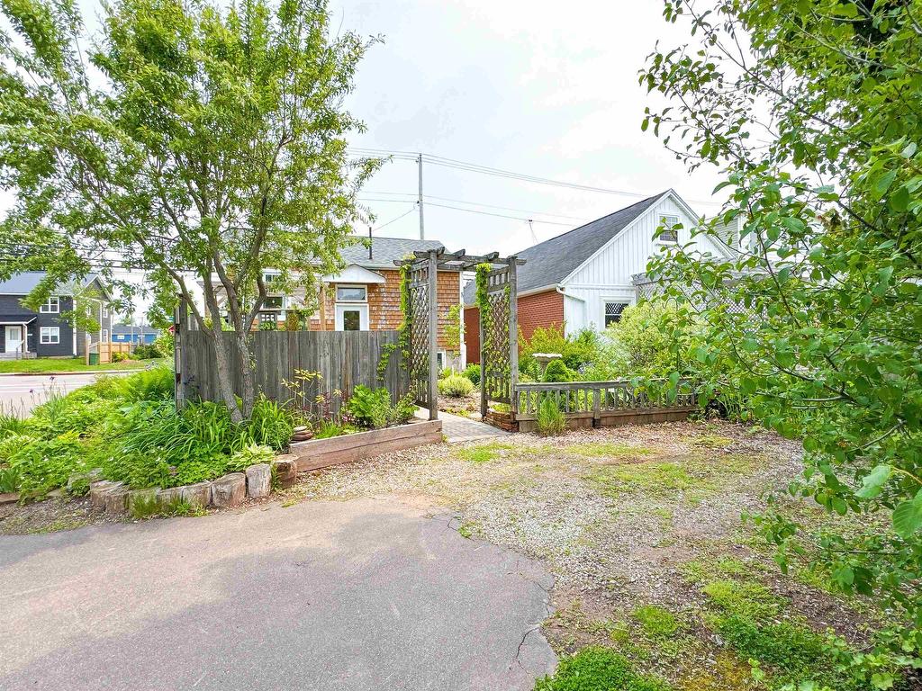 












403A Queen Street

,
Charlottetown,




PE
C1A 4E2

