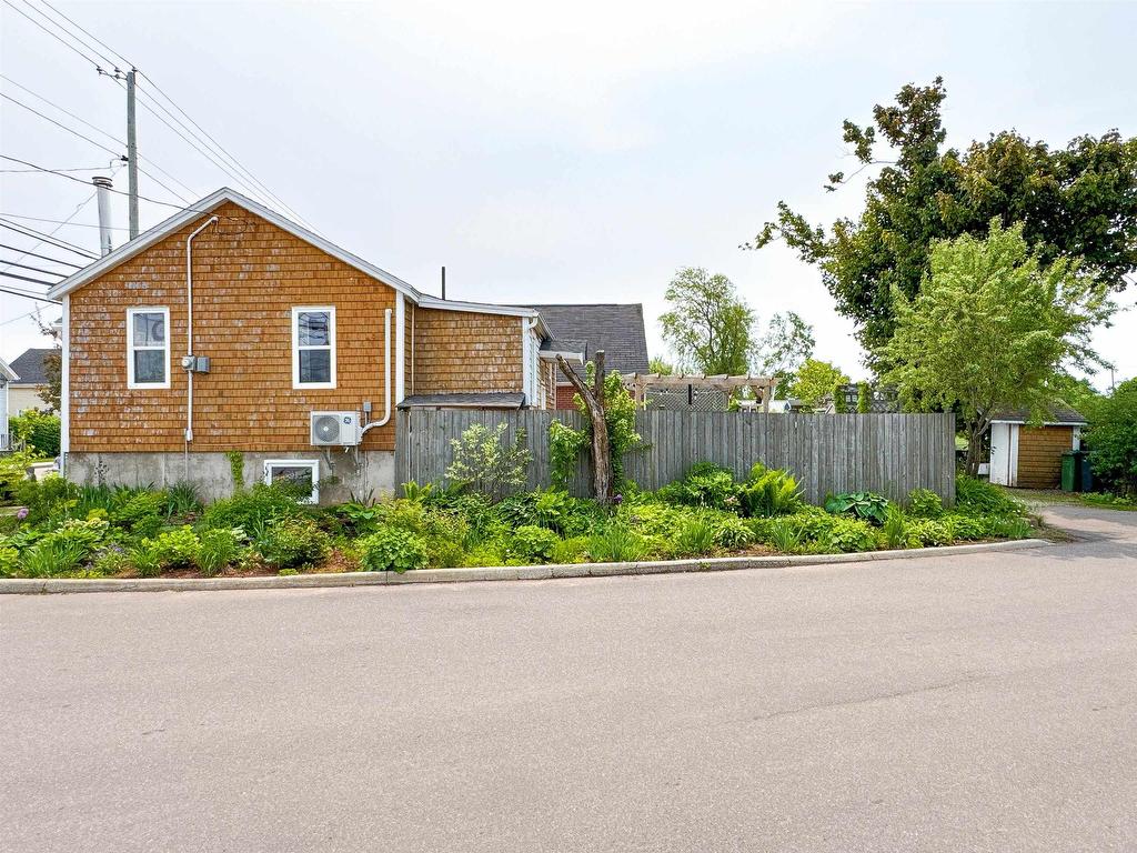 












403A Queen Street

,
Charlottetown,




PE
C1A 4E2

