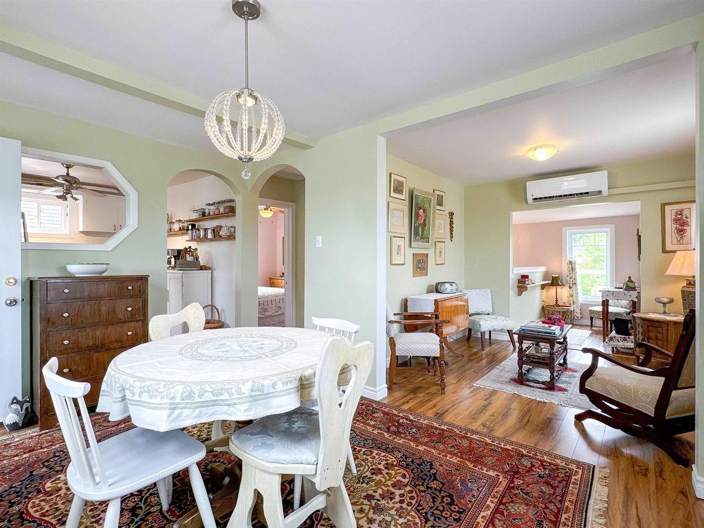 












403A Queen Street

,
Charlottetown,




PE
C1A 4E2

