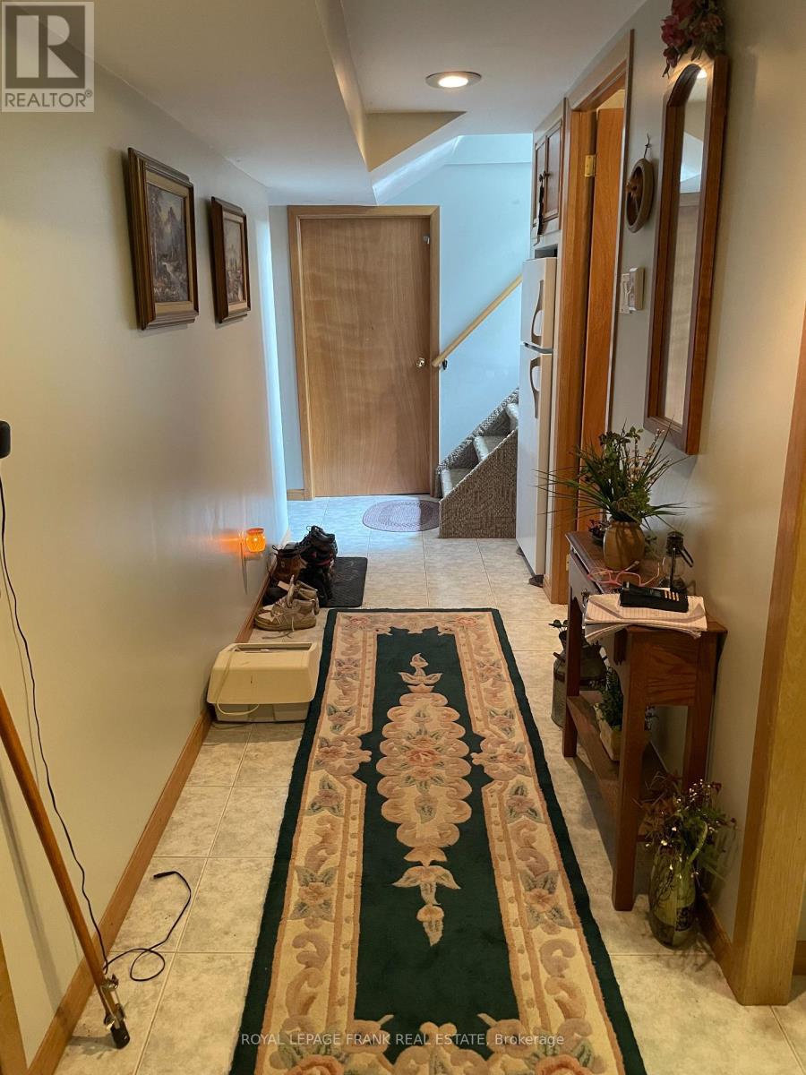 












385 BELLEVUE STREET

,
Peterborough North (South),




Ontario
K9H5G3

