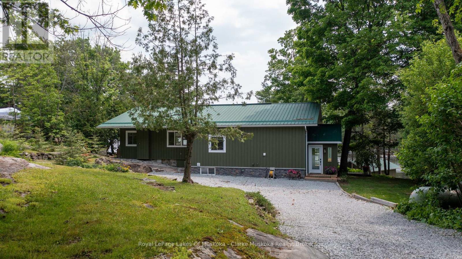 












1719 ELLIS ROAD

,
Severn,




Ontario
L0K1E0

