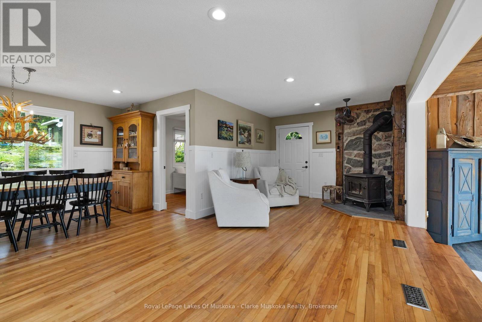 












1719 ELLIS ROAD

,
Severn,




Ontario
L0K1E0

