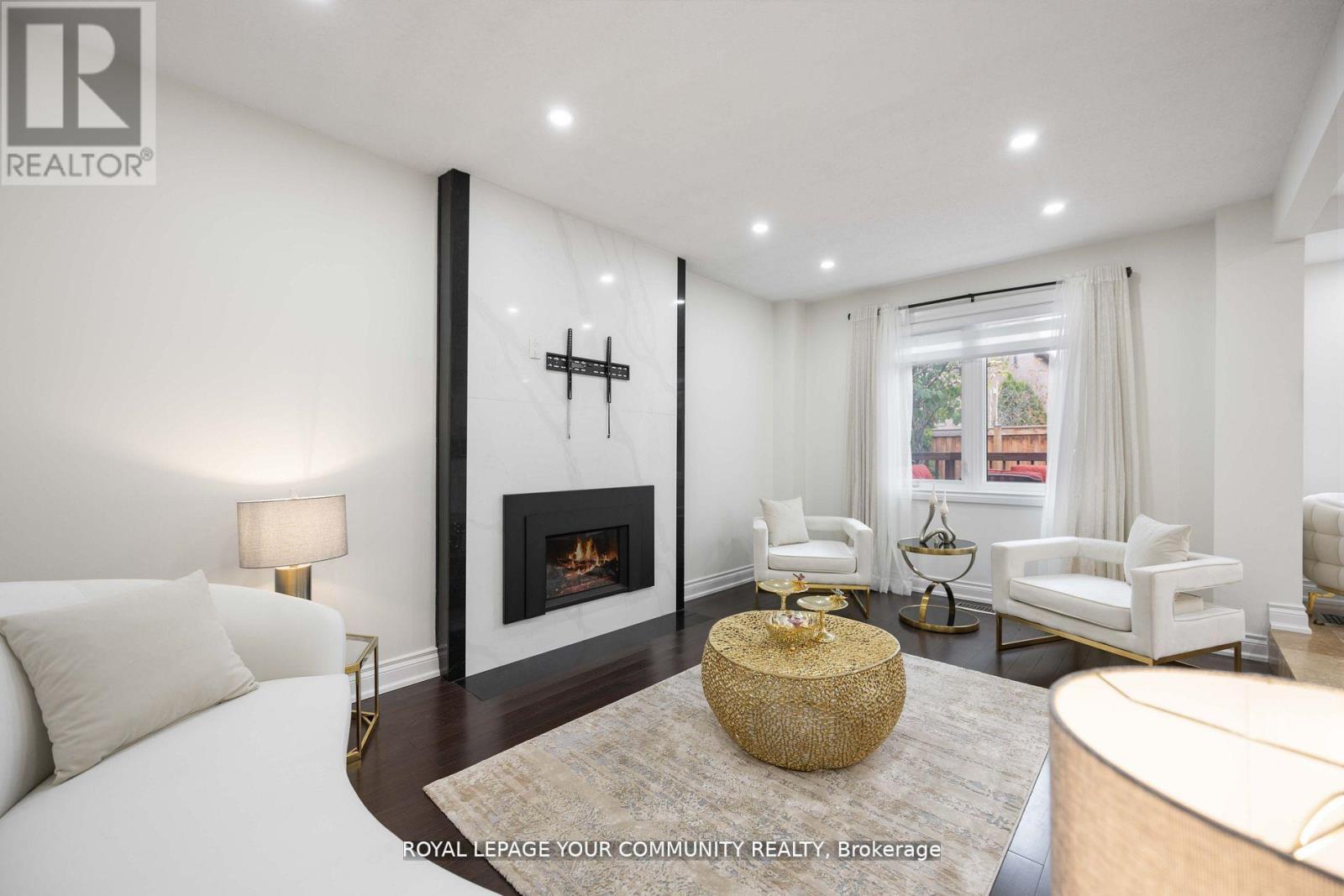 












40 JANESVILLE ROAD

,
Vaughan,




Ontario
L4J6Z9

