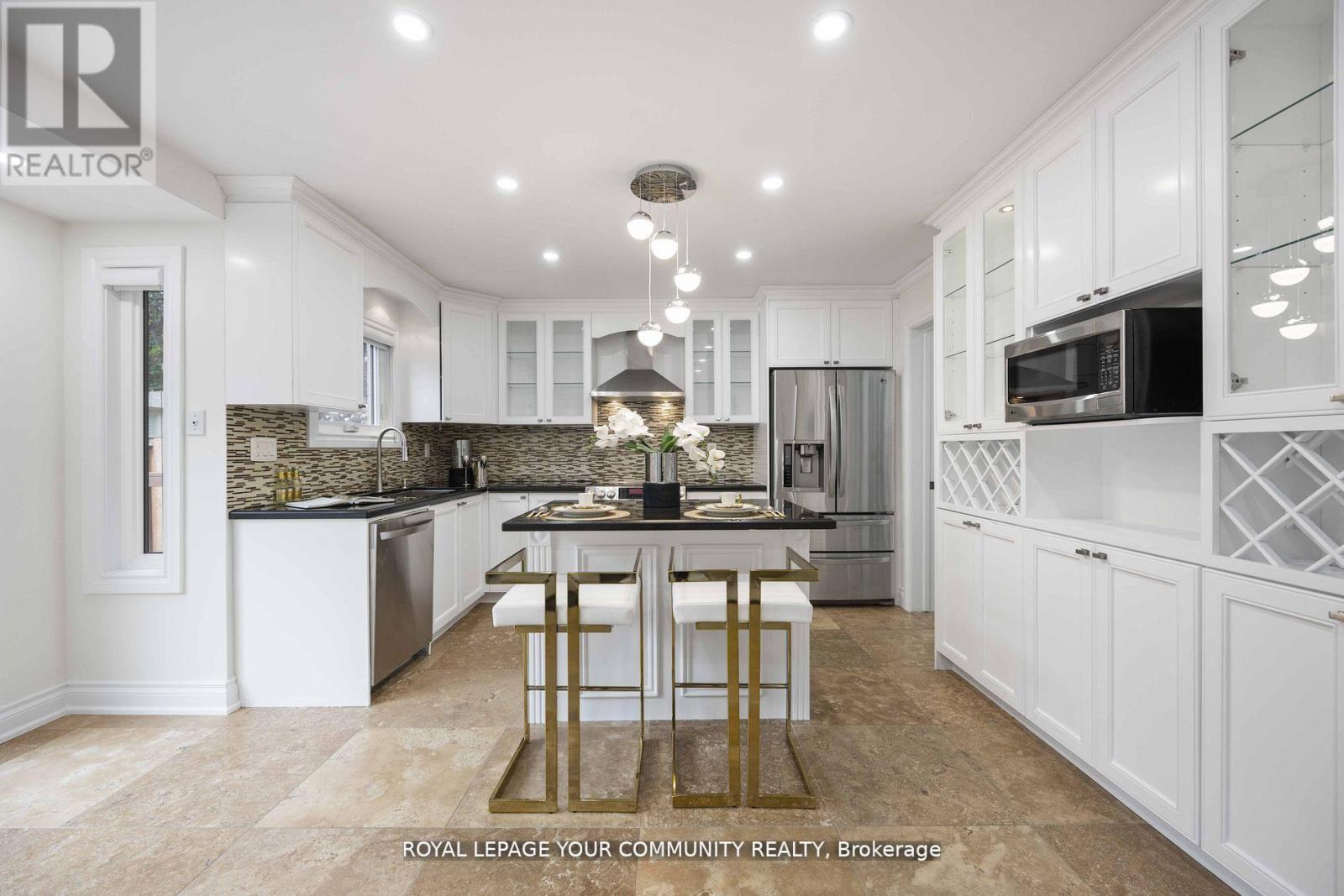












40 JANESVILLE ROAD

,
Vaughan,




Ontario
L4J6Z9

