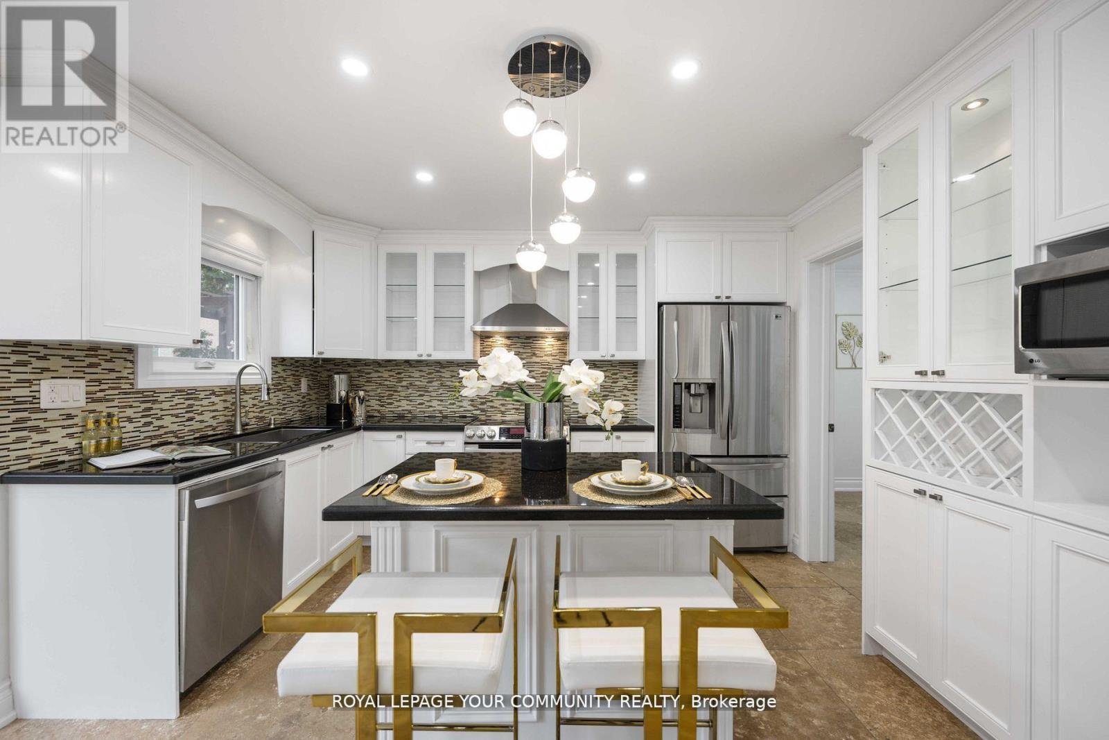 












40 JANESVILLE ROAD

,
Vaughan,




Ontario
L4J6Z9

