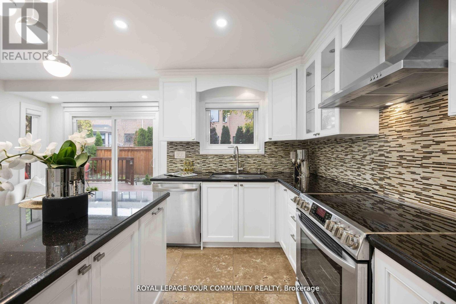 












40 JANESVILLE ROAD

,
Vaughan,




Ontario
L4J6Z9

