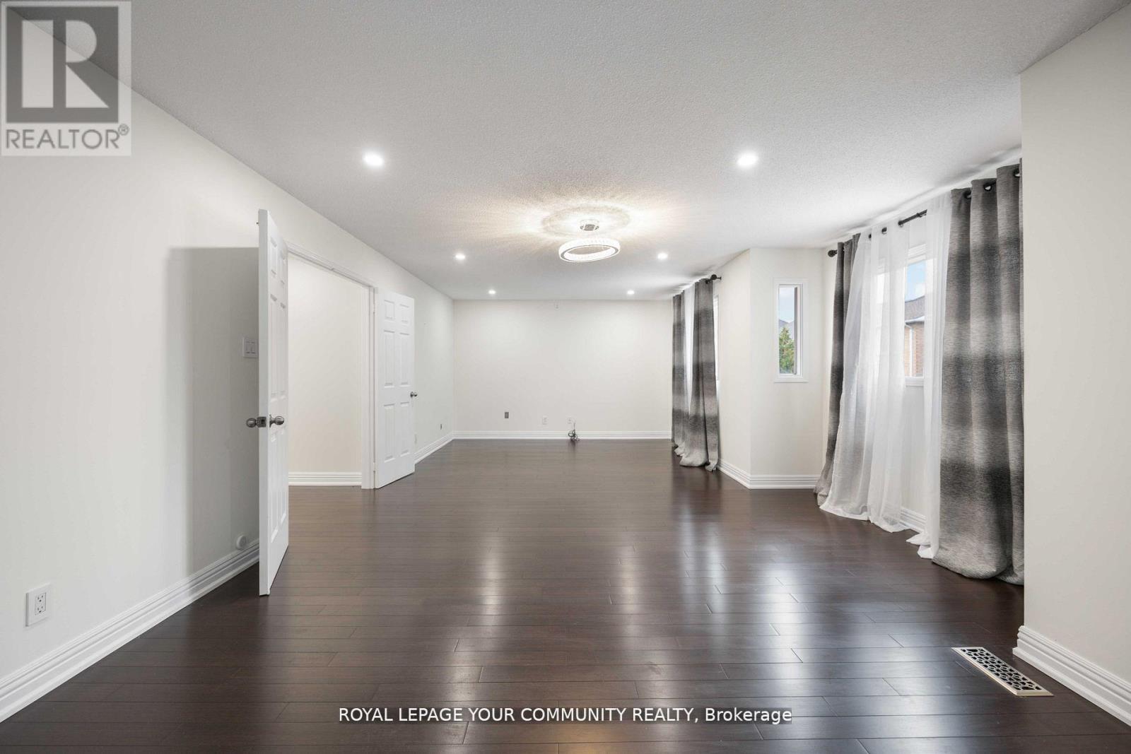 












40 JANESVILLE ROAD

,
Vaughan,




Ontario
L4J6Z9

